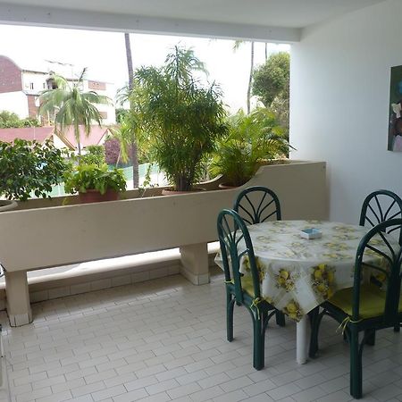 Au Meuble Des Roches Apartment Saint-Gilles-les Bains Bagian luar foto